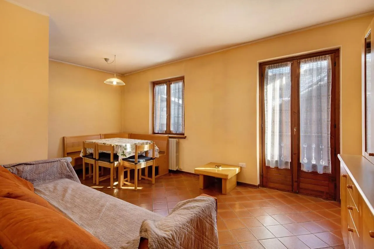 Chalet Meridiana Appartamento 7 Livigno Italy