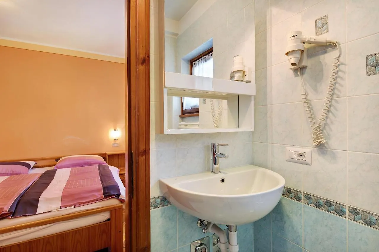 Chalet Meridiana Appartamento 7 Livigno Italy