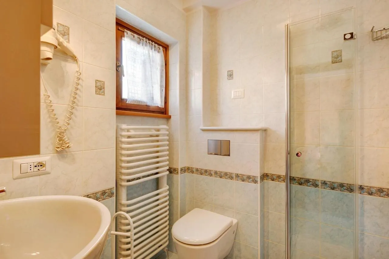 דירה ליביניו Chalet Meridiana Appartamento 7 איטליה